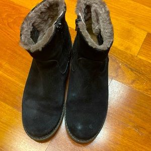 Suede leather shearling boots size 8